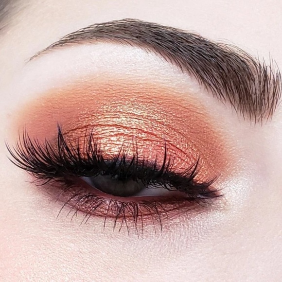 Crown Brush Fuego Eyeshadow Palette - Picture 8 of 13